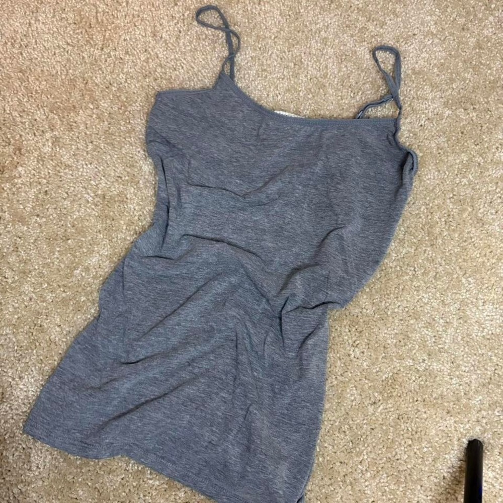 Grey tank top with adjustable straps im in love with derek brand size large